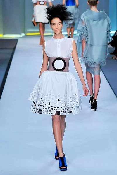 Look 25